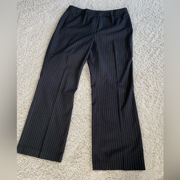 Black and grey pinstriped business suit set, size 14 - Picture 6 of 12